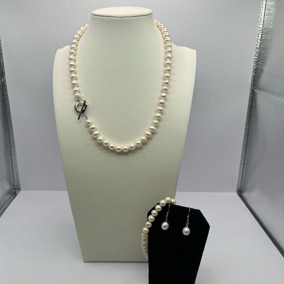 Pearl 3 PC set Earrings Necklace Bracelet SilverTone Classic Heritage VTG 80’s - Picture 1 of 6